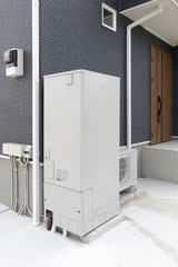 住宅　設備　電気温水器　給湯器　エアコン室外機　電線地中化アウトレットボックス