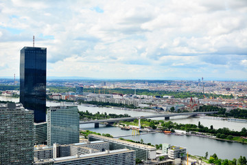 Blick über Wien mit Donaucity und Donau