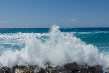 Wellengang und Brandung