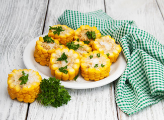 boiled corn on the cob