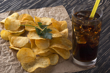 Potato chips with soda