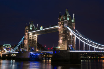 Fototapeta na wymiar Tower bridge at night