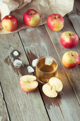 juice with ice and apple