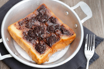 Sweet toast