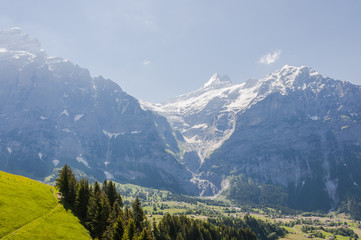 Grindelwald, Dorf, Berner Oberland, Wetterhorn, Schreckhorn, Grindelwaldgletscher, Alpen, Schweizer Berge, Wanderweg, Sommer, Schweiz