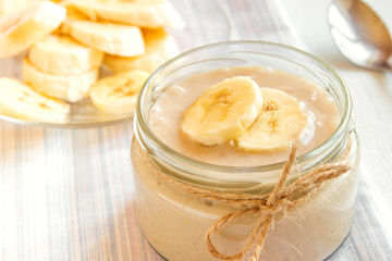 Banana mousse (pudding)