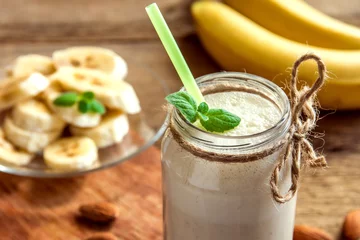 Papier Peint photo autocollant Milk-shake Banana smoothie
