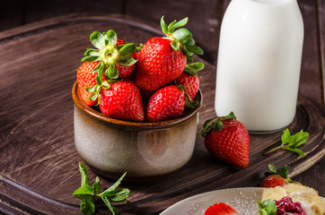 Pancakes with strawberries