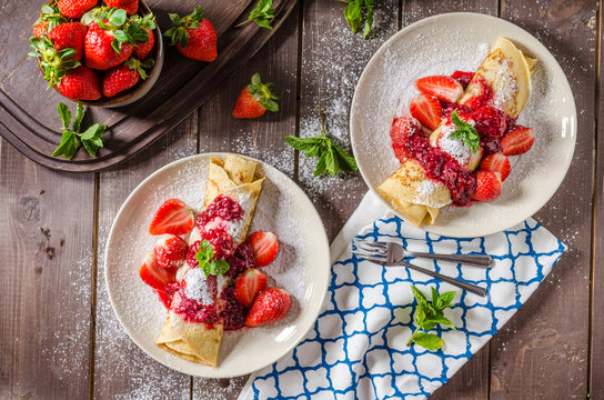 Pancakes with strawberries