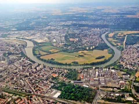  Frankfurt district Fechenheim, river Main loop