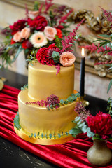 Obraz na płótnie Canvas gold wedding cake