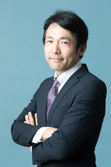 ビジネスポートレート・ブルーバック