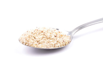 Haselnuesse gemahlen