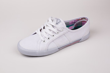 white sport shoes