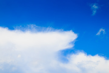Obraz premium blue sky background with white clouds