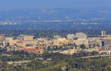 Obraz premium The beautiful Pasadena City hall and Pasadena downtown view