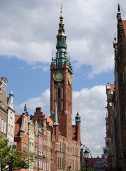 Fototapeta na wymiar Town Hall and old buildings in center of Gdansk 