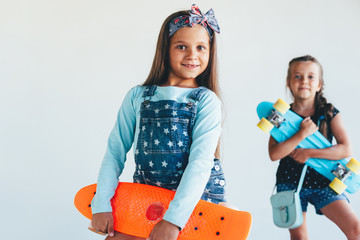 Children with skatboards