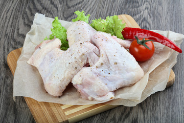 Raw chicken wings