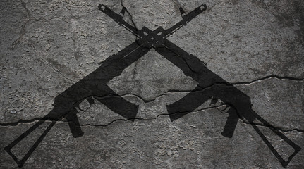 Gekreuzte russische AK47 Sturmgewehr