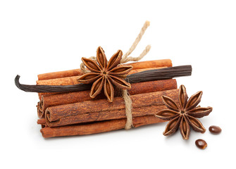 Spices: vanilla, star anise, cinnamon sticks