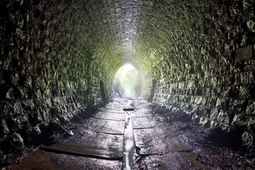 Vitrage gordijnen Tunnel Oude Tunnel met naam Kopras, Slowakije