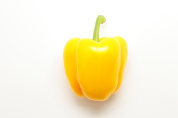 横から見た黄色のパプリカ