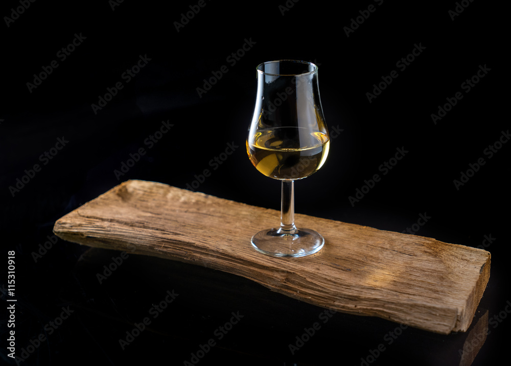 Wall mural special glass for distillates - whiskey, brandy, calvados