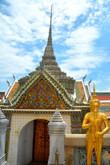 Fototapeta premium Yaksha, temple warrior at the entrance of the Wat Phra Kaew temple in Bangkok, Thailand.