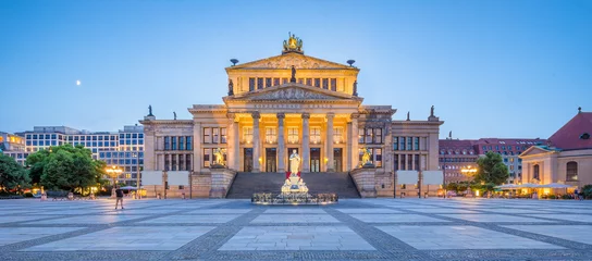 Gordijnen Berlin Concert Hall op het beroemde Gendarmenmarkt-plein in de schemering, Berlijn, Duitsland © JFL Photography