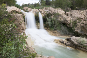 Fototapeta na wymiar Las Chorreras, saltos de agua del río Cabriel.