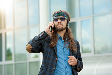 Fototapeta premium Young hipsters with the phone.