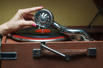 hand girl and gramophone