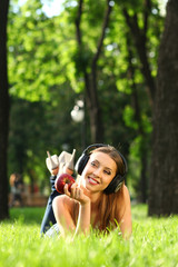 Obraz premium Woman with headphones