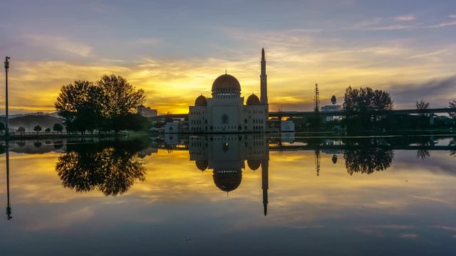 Morning Reflection At As Salam Mosque, Selangor, Malaysia. Time Lapse Pan Up 4K