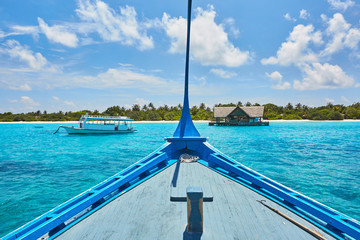 Obraz premium sailboat on the island
