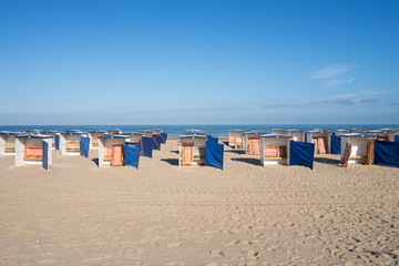 Strandkabinen an der niederländischen Nordseeküste