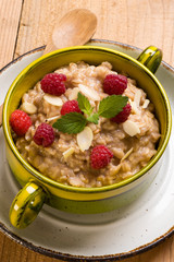 oatmeal with raspberry