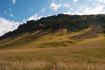 Fototapeta na wymiar Islanda: vista panoramica del paesaggio islandese il 20 agosto 2012. Il paesaggio islandese è considerato in tutto il mondo unico e diverso da qualsiasi altro sul pianeta