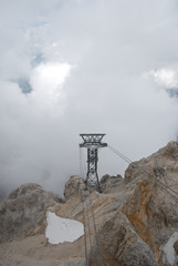 Zugspitze - najwyższy szczyt górski w Niemczech. Wyciąg. - obrazy, fototapety, plakaty