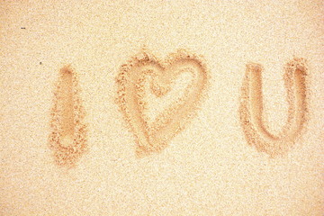 Love You in den sand geschrieben 