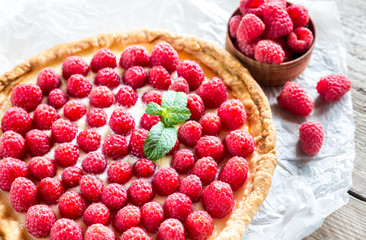 Raspberry tart with custard