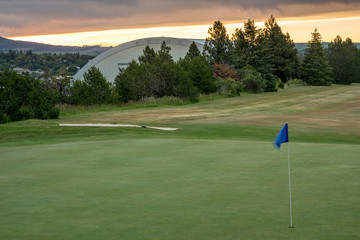 Obraz premium Sunrise Moscow Idaho with golf course and Kibbie dome