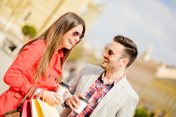 Naklejka premium Couple in shopping