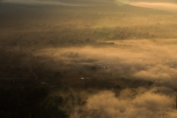 Obraz premium fog and cloud mountain valley sunrise landscape