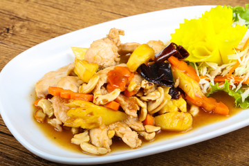 Chicken with pineapple and cahew nuts