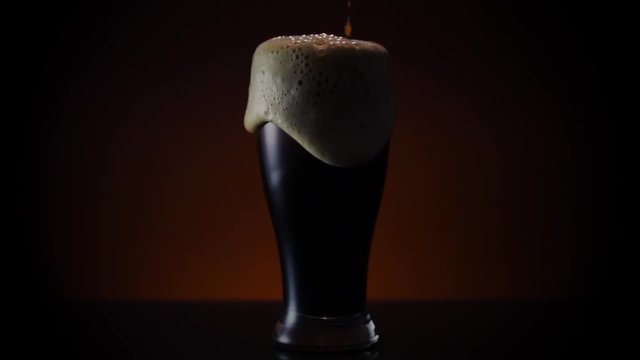 Guinnesse Beer Pour Wide