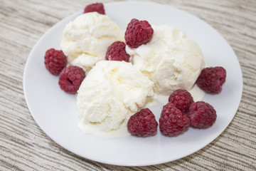 Ice cream with raspberries