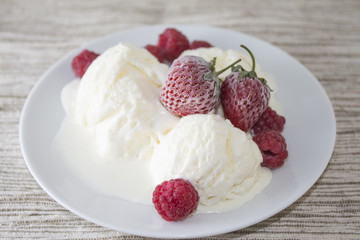 Ice cream with strawberry