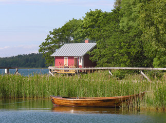 Sauna in einem Holzhaus mit Bootssteg in den Ålandinseln - 115429779